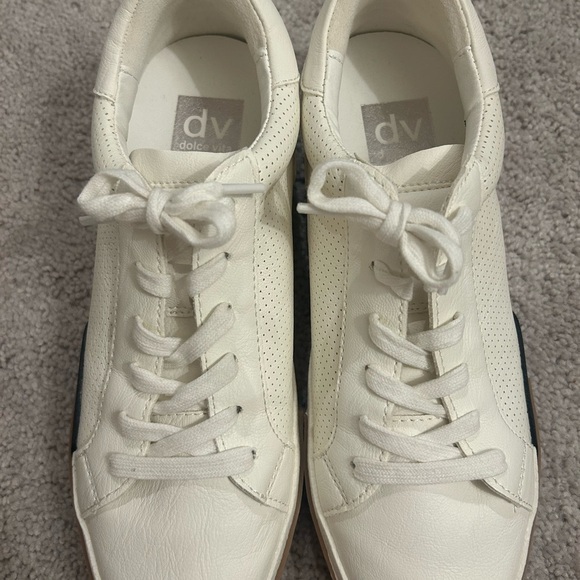 Dolce Vita women's Hillow Ivory & Black Lightweight Sneaker Size 8 - Picture 3 of 9